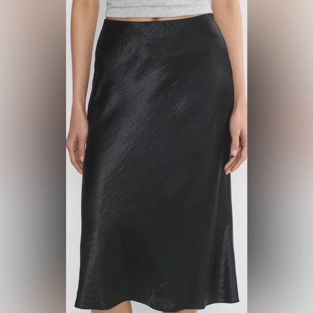 Aritzia black satin midi skirt size 0